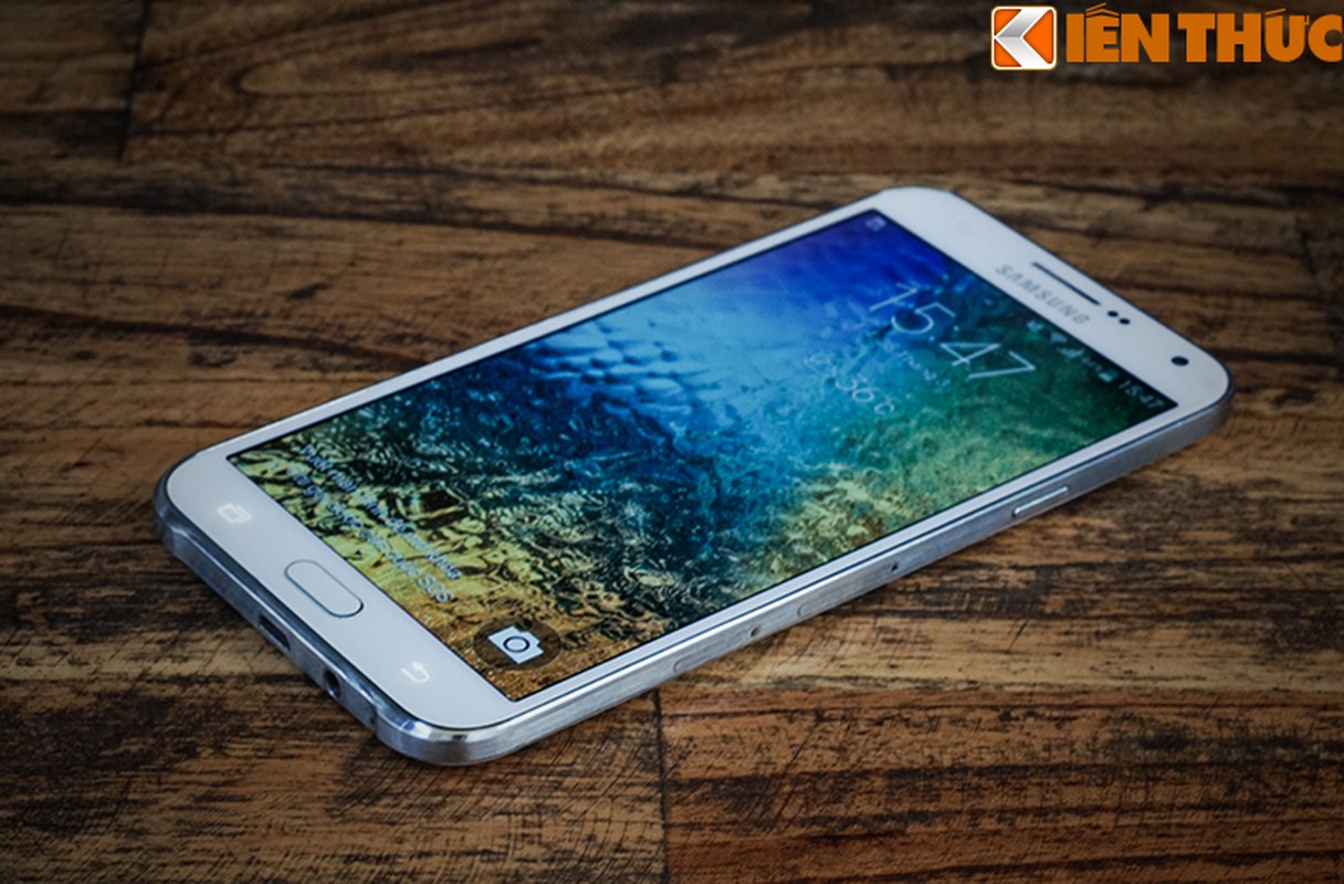 Dien thoai Samsung Galaxy E7 dien thoai tam trung dang mua-Hinh-21